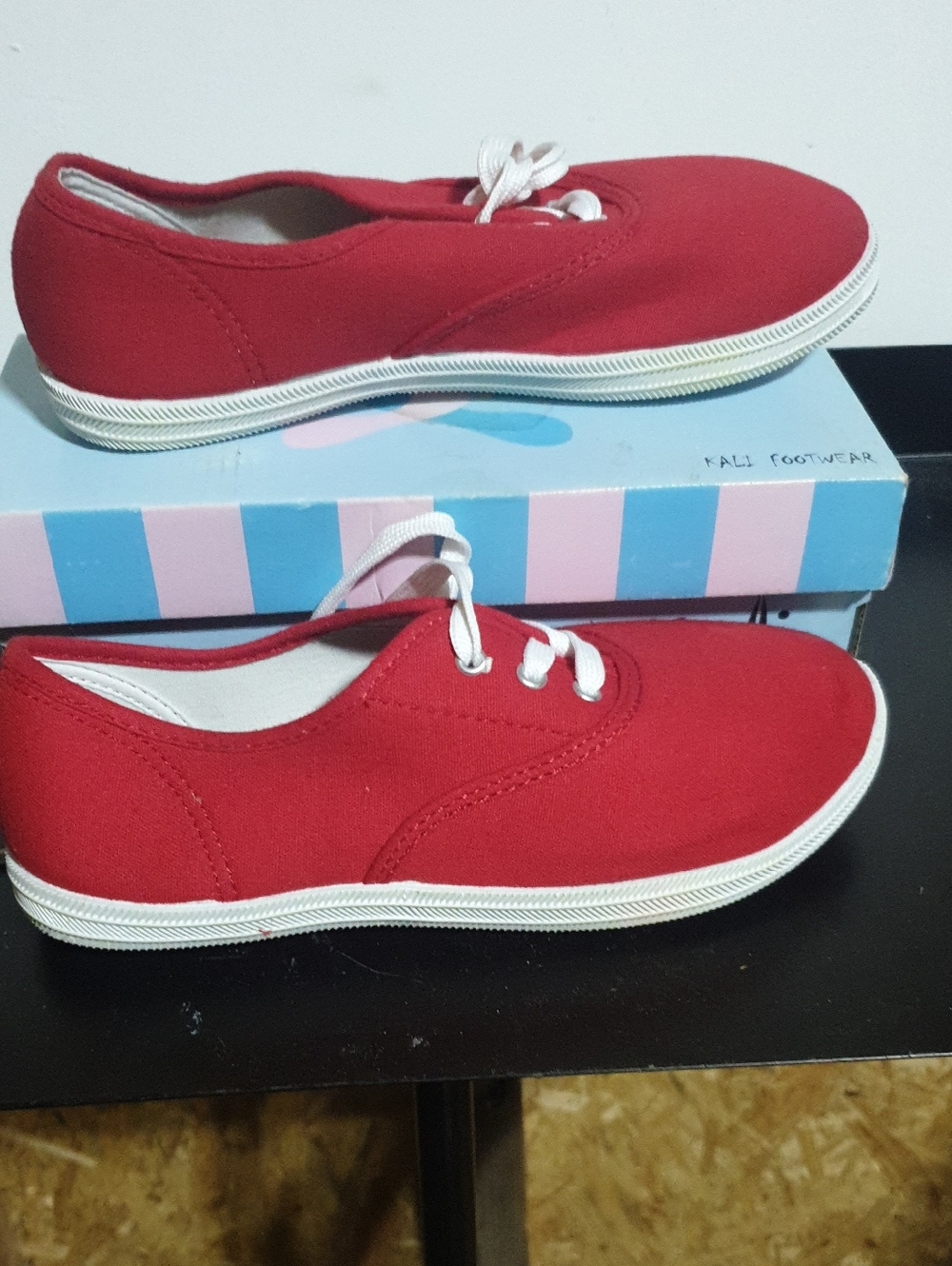 Kali Red Canvas Kids Lace-Up Sneakers